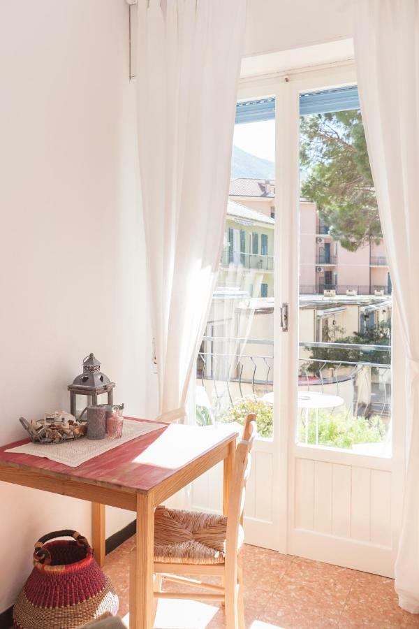 Bed and Breakfast Primo Piano Монелья Экстерьер фото